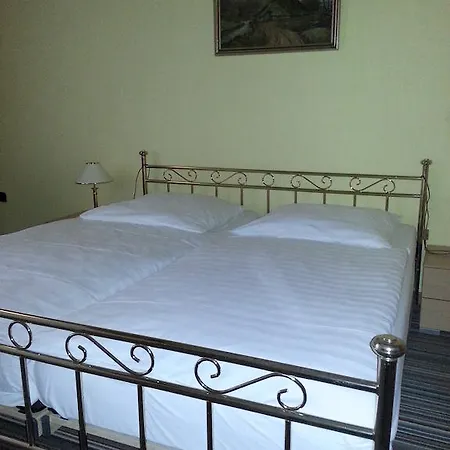 Hotel Alte Rathausschaenke - Garni
