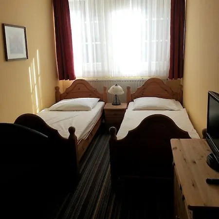 Hotel Alte Rathausschaenke - Garni *