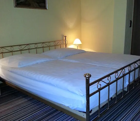 酒店 Alte Rathausschaenke - Garni 汉诺威-明登